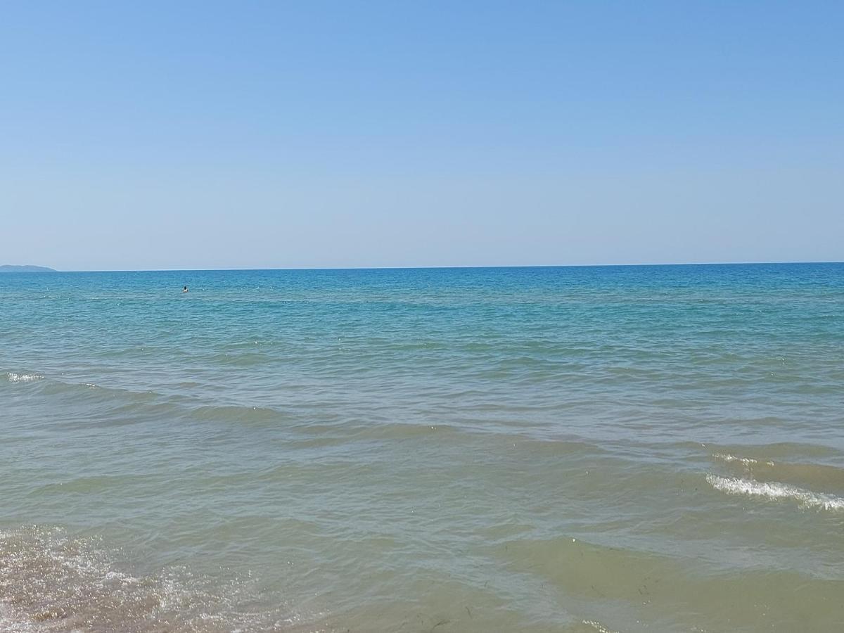 Golden Beach Apartments Durrës Eksteriør bilde