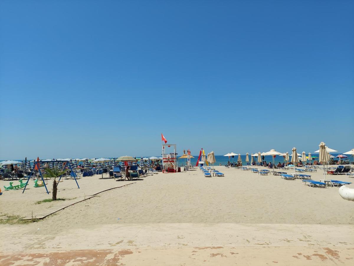 Golden Beach Apartments Durrës Eksteriør bilde