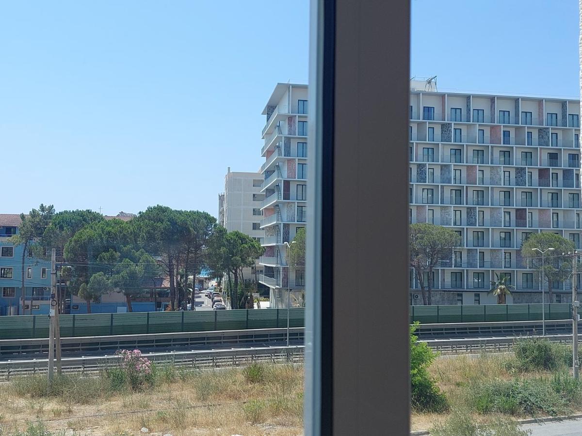 Golden Beach Apartments Durrës Eksteriør bilde